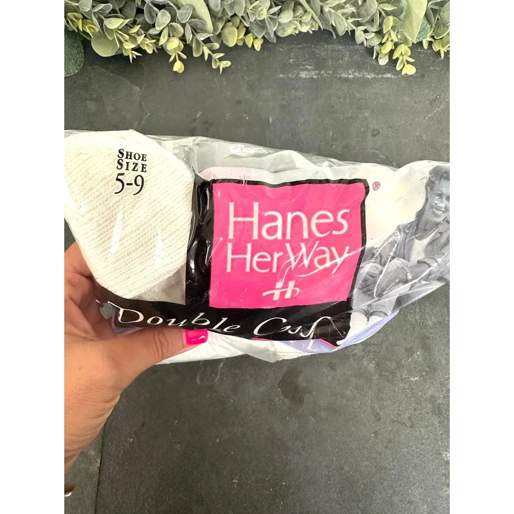 Vintage 4 pair Hanes Her Way Double Cuff Socks Casuals 5-9 white 99-hhw-521